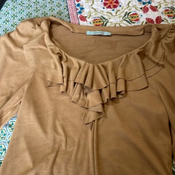 Tan faux suede ruffle top - Picture 6 of 7